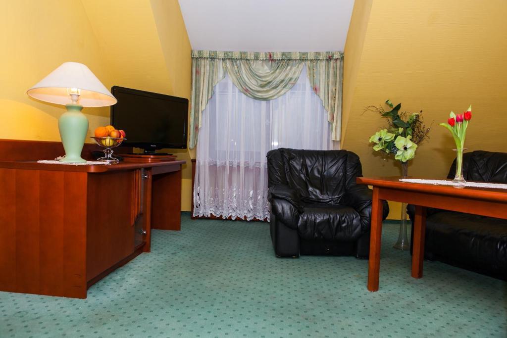 Hotel Rebajlo Piła Exteriör bild